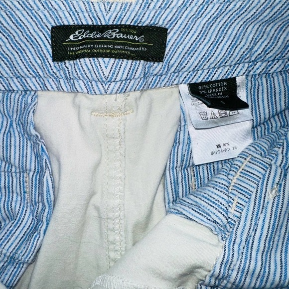 EUC Women’s Size 2 Eddie Bauer Cropped Cotton Pants - Picture 2 of 8